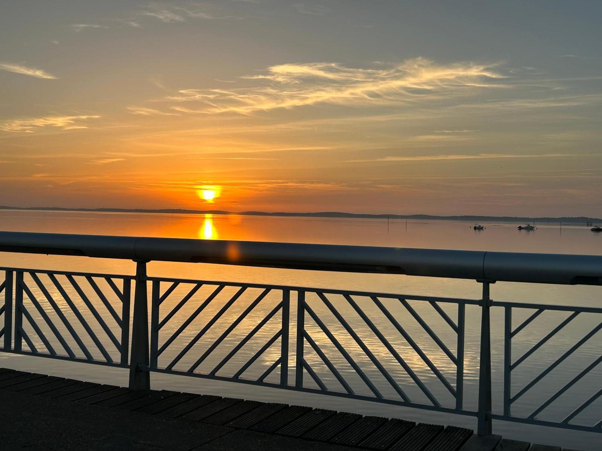 Cocon entre presqu'île du Cap Ferret et plages océanes - terrasse - vélo gratuit Ares Exterior foto